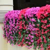 Dekorativa blommor Violet Simulation Rattan Green Plant Balkony staket vägg hängande års blomkorg