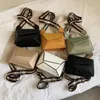 Bolsas de ombro Splicing Square Crossbody Bag 2024 Bola de ganga de designer feminina de couro fosco de qualidade Mensageiro de cinta larga