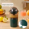 Juicers 250 ml Bauteur de jus électrique Extracteur de fruits portables Machine de jus d'orange Mini mélangeur USB Extracteur de citron rechargeable Y240418