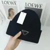 Designer Beanie/Skull Caps Herfst en winter getij omgekeerde driehoeksbrief Wollen hoed uit de straatliefhebbers Meloenhuid Hoed Warm Cold Hat Heren Leisure Hoeden