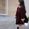 女の子のドレスキッズ太い子供服レース長袖ベルベットガールズレッドドレスレンブラックイード誕生日冬の服のマッチ