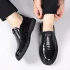 Chaussures décontractées marque Business Cuir Men Spring / Summer Slip on Locs Breathable Soft Shoe Black Black Flats Driving