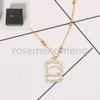 Med Box Skicka kvinnor Luxury Brand Designer Crystal Double Letter Pendant Halsband Enkla 18K Guldpläterad pärlhalsband bröllopsfest smycken Tillbehör