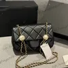 Doppi di perle di lussuosa perle di lusso Borse a tracolla a catena regolabile classiche mini patta trapuntato diamante reticolo nero borsa da esterno bianco esterno 20x13 cm Tasto di carto