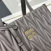 2024 Muii Tassen Designer TOTE TOES POLDED TEXTUUR Handtas Tas Tas Cross Body Bags Women Chain Dinner Tas