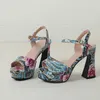 Kleding schoenen zomer 2024 volwassen print bloemen peep teen sandalen dames 11 cm avondmaal hoog hielplatform enkel buckle strap feest voor vrouwen