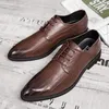 Casual Schuhe 2024 Designer Herrenmode Turnschuhe Männer Leder Schuh Männlichen Oxfords Gentleman Schuhe Buty Meskie I