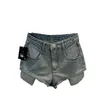 2024 Street Spicy Girl Metal Diamond Pocket exposé 3/4 short en jean pour femmes