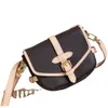 Designer LVSE Bag Straight Novo clássico clássico vintage Twin Star Bag Versátil sela de sela única diagonal Cruz Cross Womens Physic