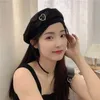 C7DJ Bérets New Metal Love Heart Buckle Black Berets Automne Hiver Hip Hop Hop Hop Vintage Elegant Women Girls Decorative Cap D24418