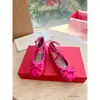 Head Ballerinas 2024 Mädchen Single Flat Round Shoes Bow Schuh weibliche Hengst Sommer Tino flacher Seidenboden Nieten Ballett Farben T0Q5