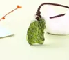 Une corde de lot d'énergie pendante en pierre cristalline de Moldavite Green Moldavite Collier LJ2010164038028