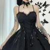 Robes décontractées 2024 Été pour femmes en dentelle noire robe halter bandage sexy sombre vêtements gothiques gothiques vêtements vintage vêtements