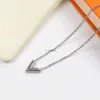 Luxury Letter Charm Pendant Chain Necklace Brand Designer Gold Silver Plated rostfritt stål Chokers Fashion Jewerlry Accessories With Box Never Fading