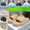 Designer Slippers Womem Platform glissades Crochet Sandales Summer Summer en cuir plat Slippers Sliders Femmes Chaussures décontractées Luxury Outdoor Home Buckle Beach Sandale