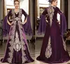 Elegant marockansk kaftan lila aftonklänningar guld spetsar applikationer flare långa ärmar mellanöstern formell tillfälle klänningar arabiska imperium midja prom klänning för kvinnor