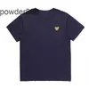 2023 Play Mens T Shirt Designer Red Commes Heart Women Garcons S Badge des Quanlity TS Cotton CDG تطريز قصير الأكمام