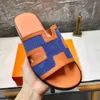 2024 SUMPLEM SANDAL MULES SLIPER PRAIA MENINOS PLOTOS DE SLIPPERS SAPAÇÕES IZMIRS SANDALS MAN Designers Slide Slip On Rubber Sole Sole Genuine Luxury Brand com caixa