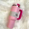 Wasserflasche Pink Flamingo 40 Unzen Quencher H2.0 Kaffeetassen Tassen Outdoor Camping Reisewagen Flecken Stahl Tumbrs Tassen Silikon Hand Vantines Day Geschenk 1 1 gleich 1206