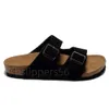 Designer Luxe Sandalen Men Women Slide slippers Boton Zachte mule muilezel Suede lederen schoenen Buiten en binnen Pantuffle calueel