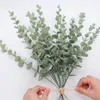 Fleurs décoratives 24pcs simulation d'eucalyptus feuille de feuille de fleur décoration argent mariage maison