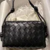 2024 Mini Square Lady Veneeta Сумки Bottega Leather Woven Loop Camera Candy Color Loop Кошелек плечо диагональ Cross Designer Small One Mag EEP1