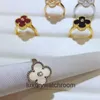 Bijoux haut de gamme Anneaux de bijoux pour Vancleff Womens Nouveau V Gold Lucky Four Leaf Grass Ring Womens Full Diamond Agate Natural White Shell Ring Original 1: 1 avec un vrai logo