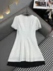 Trendy 2024 Designer Dresser Dress Weighn's Letter Dress 24 Summer Nuovo Diamond Shorte Diamond Round Neck A-Line Abito in stile Sleming Sleming Simple e High End