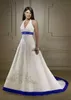 Vintage White und Royal Blue Satin Hochzeitskleid trägerloser Stickelkapelle Zug Korsett Gespürte Brautkleider Hochzeitskleider