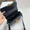 Дизайнерская сумка Triomphes Bag Красная золотая пряжка мешок кросс -кубика Сумки женские сумочки искренняя кожаная сумка для роскошной сумки подмышка кошелька для плеча с седлом сумка 5а качество зеркала