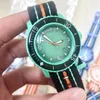 Erkek İzle Lüks İzle Otomatik Mekanik Hareket İzle 42.3mm Takvim İzle Hardleks Kristal Naylon Şerit Montre De Luxe Sıradan Saat Moda Saati
