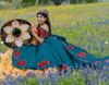 Turkusowa niebieska księżniczka meksykańska Charro Quinceanera sukienki z ramionami marszczenia kwiatowe hafty vestido 15 anos quinceanera