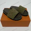 Designer Slipper Slides Women Sandals Piscina Cucchio di cuscini in tessuto di cotone Slifori casual per le muli di comfort piatta e autunno imbottiti