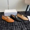 Khaki Spring och Autumn Loafers Style Triumphal Buckle Deep Cut Flat Shoes Women's Leather Shoes