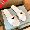 Sandálias de grife chinelos para feminino de moda feminina luxuosa luxo sandale preto marrom couro branco sola grossa de verão tênis de praia slides salto