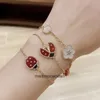 Designer 1to1 Bangle Luxury Jewelry Fanjia Ladybug Armband Five Flower Female Chemale Electropated Light Luxury Natural White Fritillaria Red Agate Armband Live