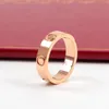 Fashion Classic Love Ring Silver Rose Gold Anneau en acier inoxydable Femmes Men Sweetver Designer Ring Couple de bijoux en option 5 mm