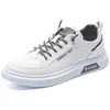 Chaussures décontractées 2024 Printemps Élégant pour hommes Gris White Homme Driver extérieur conduisant des baskets Vulcanize confortables