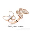 High End smyckringar för VanCleff Women S925 Sterling Silver Diamond Inlaid Light Luxury och enkel öppning Lucky Clover Butterfly Ring Color Protection Original