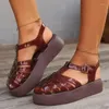 Kleidungsschuhe Zehen geschlossener Sommer Strand Sandalen Frauen Mode Jelly Rom weiches PVC -Material