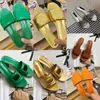 Designer -Hausschuhe Frauen Zimmerschuhe rutschen Buchstaben aus Luxus Sandalen Sommer lässige Bodenrutschen Sliders Sandalen Frau Mules Sandles Beachschuhe mit Schachtel