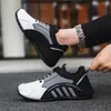 Sapatos casuais 2024 Botão de rotação masculina Avançado confortável executando moda de esporte respirável versátil