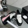 2024 Pink Black Leisure Shoe Ladies Soft Sandals With Jeans With Dust Bags