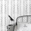 Herringbandlijnen Geometrie Prepasted self -adhesive Wallpaper Zwart en wit moderne streep vinylschil stick muur 240415