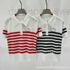 Kvinnors stickor Tees Designer 2024 Summer Ny högversion Letter Jacquard Contrast Stripe Polo Neck mode mångsidig stickad kortärmad kvinnor v7nk