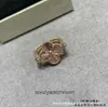 Anelli di gioielli di fascia alta per Vancleff Womens New Board Clover Ring laser a doppia faccia a doppia faccia rossa a doppio fiori per agata per donna 18k oro rosa anello a doppia faccia a doppio lato originale