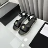 Summer Designer Sandal Platform Casual Sandals Alphabet Belt Buckle Heels Leather Woman Tjock Soled Shoe Loafers Women Shoes Storlek 35-38-41 US10 Med Box Flower