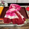 Écharpes en laine L Luxury Luxury Cashmere Scarf V Women Fashion Brand Designer Classic Letter Patché