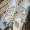 Buty błyszczące krysztarne buty koronkowe uroki do sneakeru DIY płaskie białe buty i tenisówki Akcesoria butów mody vintage