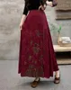 Vêtements ethniques 2024 National Vintage Flower Broidered Satin Jacquard Jirt Midi Oriental Streetwear Folk Style amélioré A-Line
